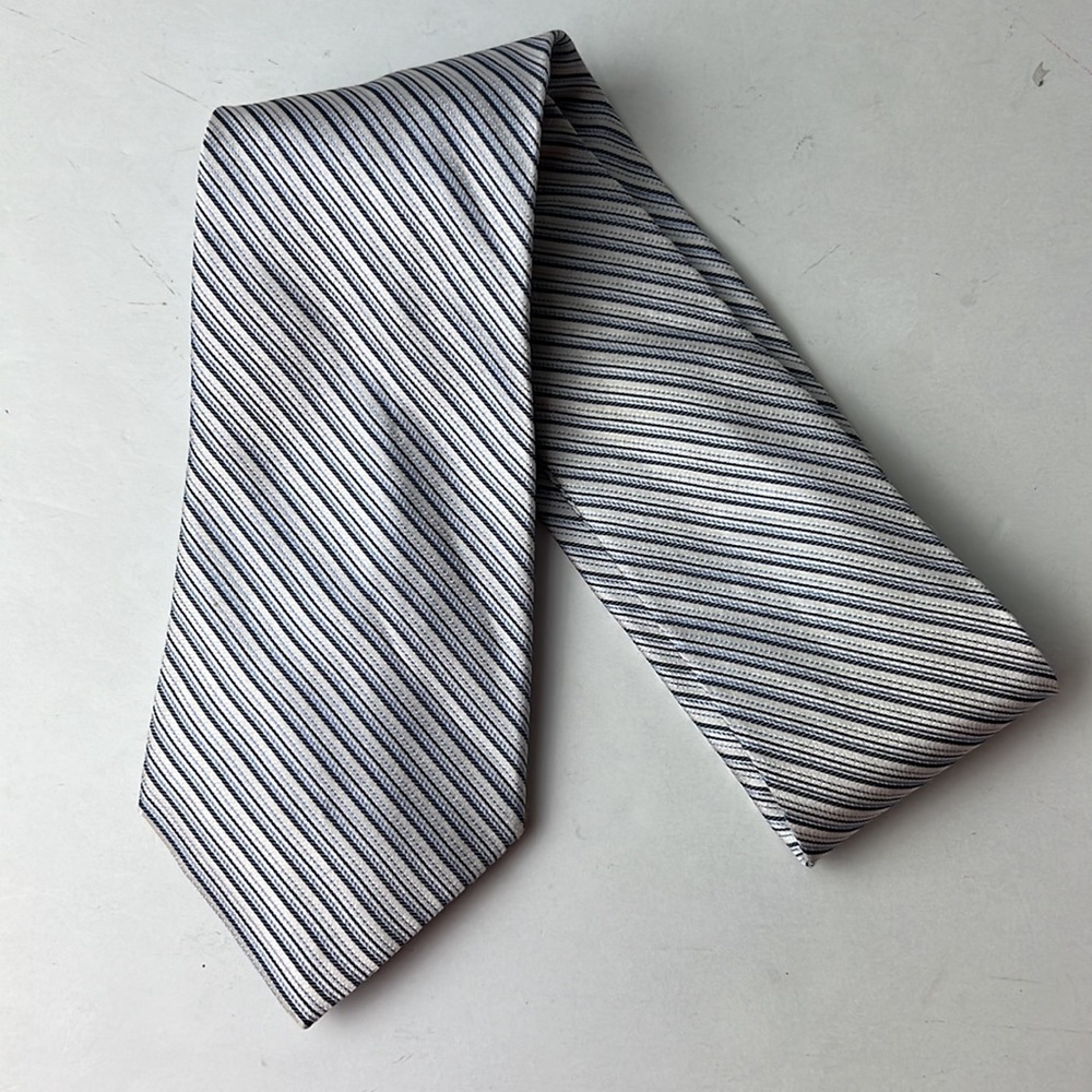 Calvin Klein Necktie Blue Grey All Silk Diagonal Stripe Men Accessories Neck Tie - Picture 8 of 8